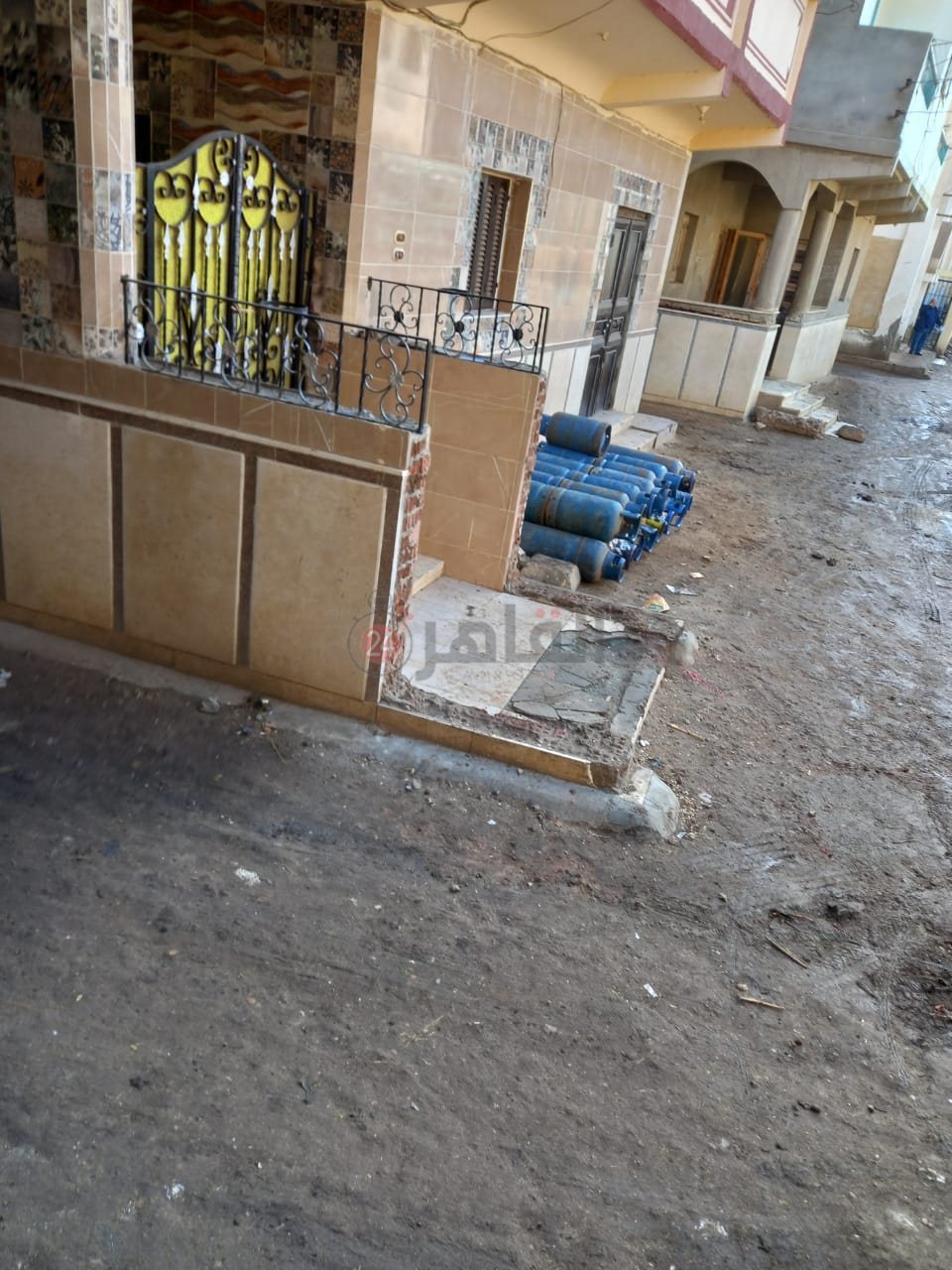 أسطوانات البوتاجاز داخل كتلة سكنية بالشرقية 02