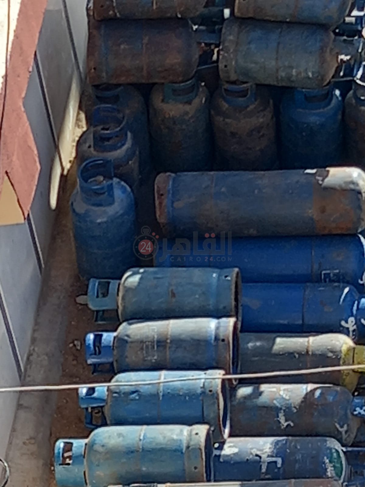 أسطوانات البوتاجاز داخل كتلة سكنية بالشرقية 04