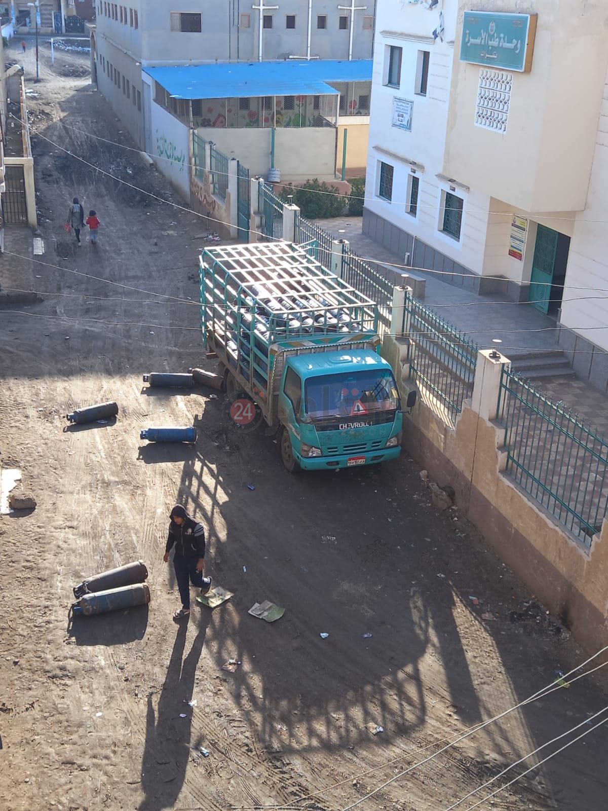 مستودع أنابيب بوتاجاز داخل الكتلة السكنية بالشرقية 02