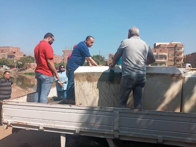 إطلاق 2 مليون زريعة أسماك في بحر مويس بالشرقية 01