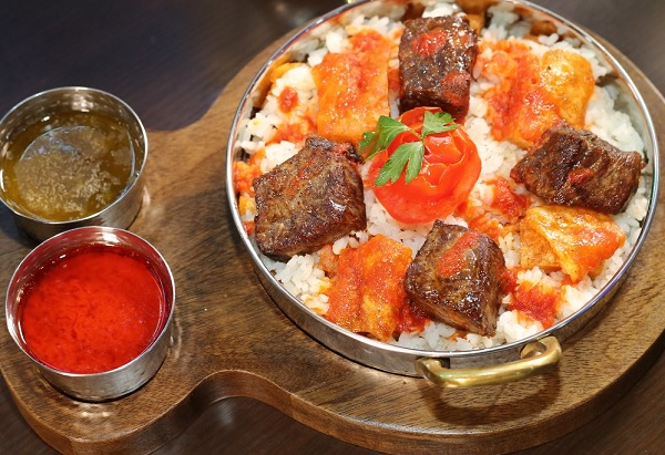 طريقة عمل الفتة المصرية بالعيش