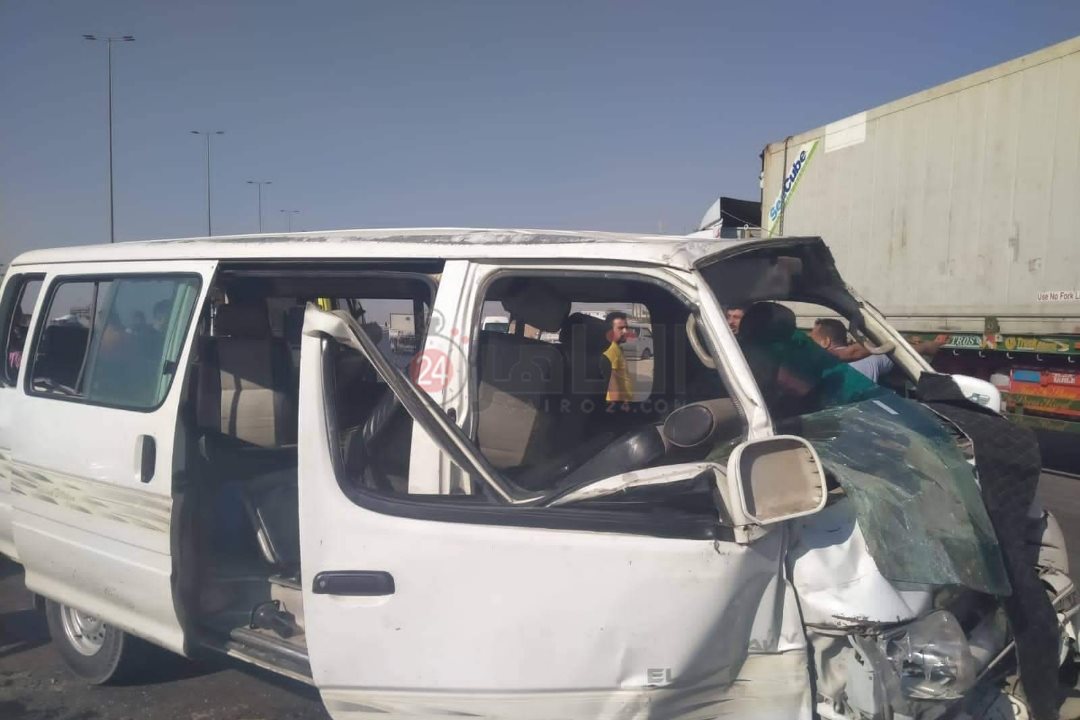 تصادم ميكروباص وملاكي بالعاشر من رمضان 1