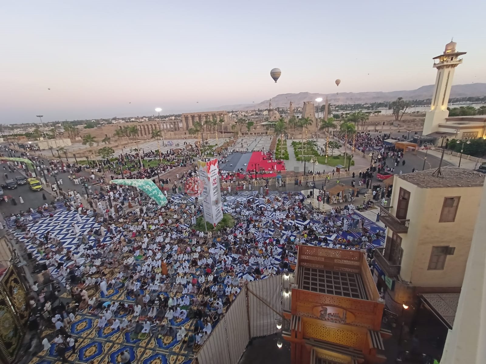 البالون الطائر بعيد الأضحى