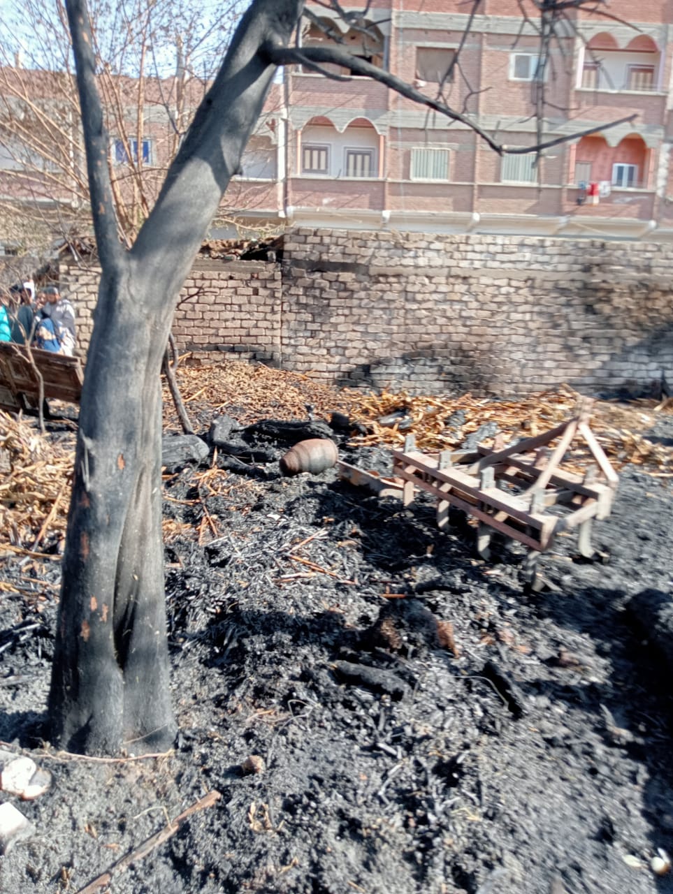 اندلاع حريق في عدد من المنازل بديروط