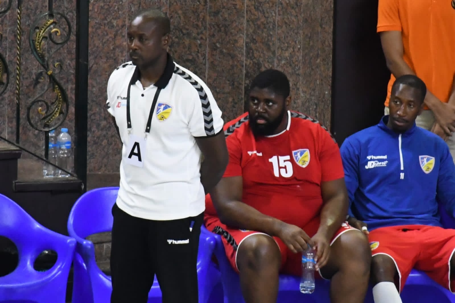 أنجولا والكونغو الديمقراطية (14)