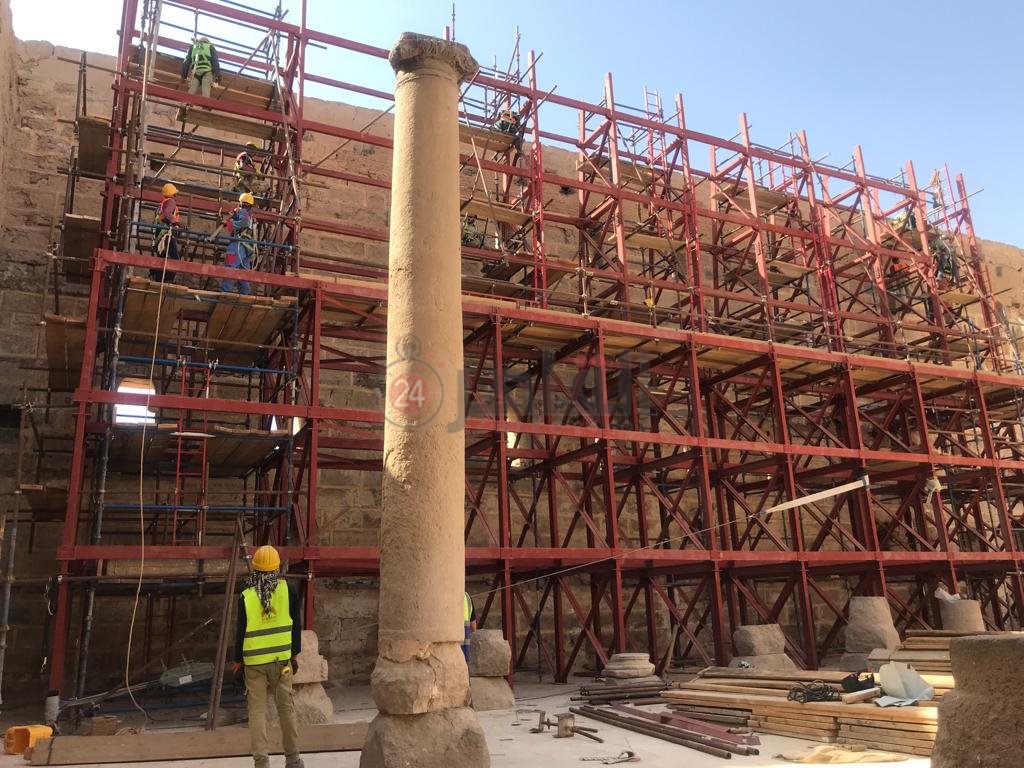 تجهيزات ترميم سور الدير الأبيض بسوهاج بعد انهياره (1)