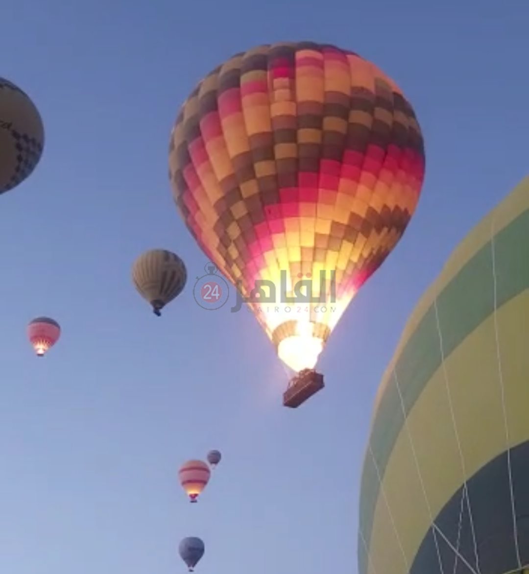 لحظة هبوط بالون الأقصر