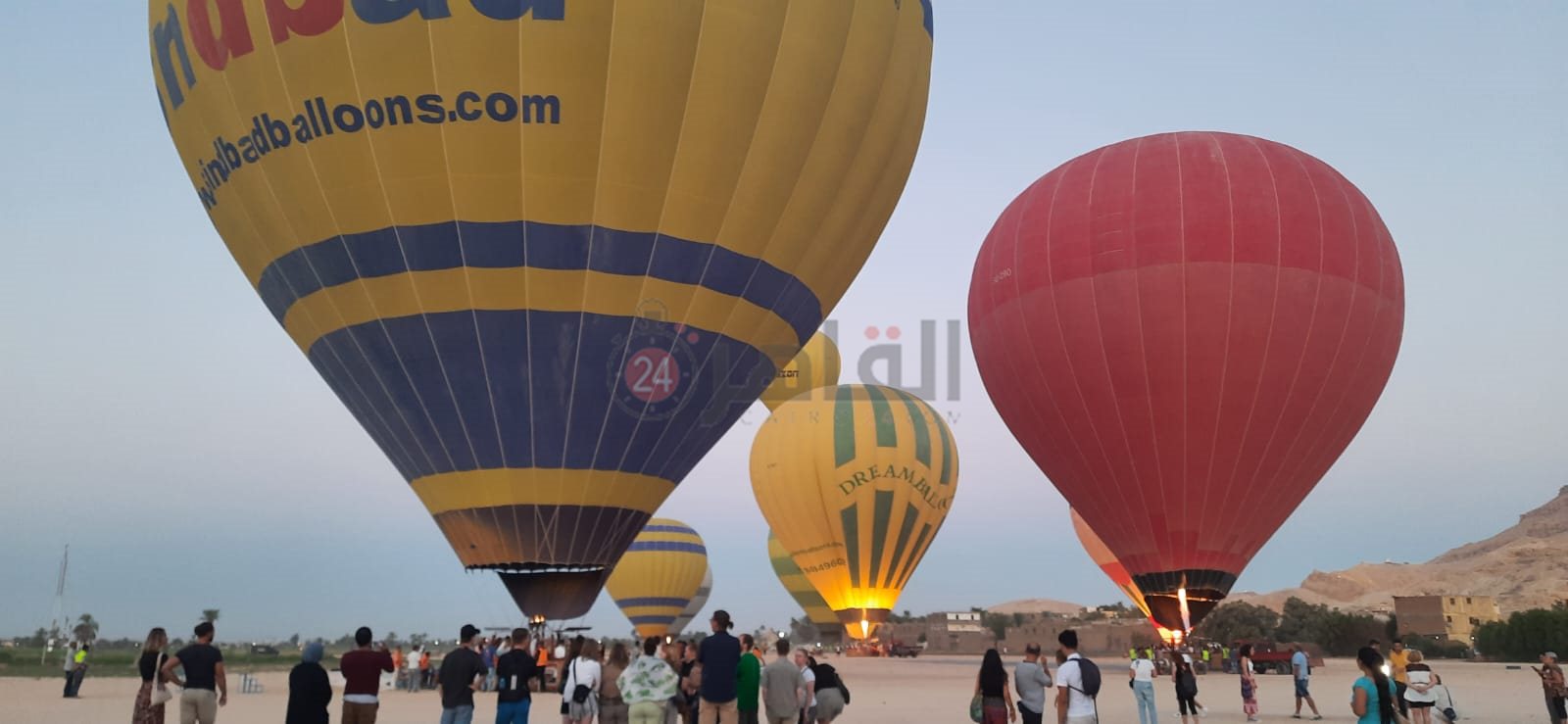 خروج رحلات البالون الطائر في الأقصر