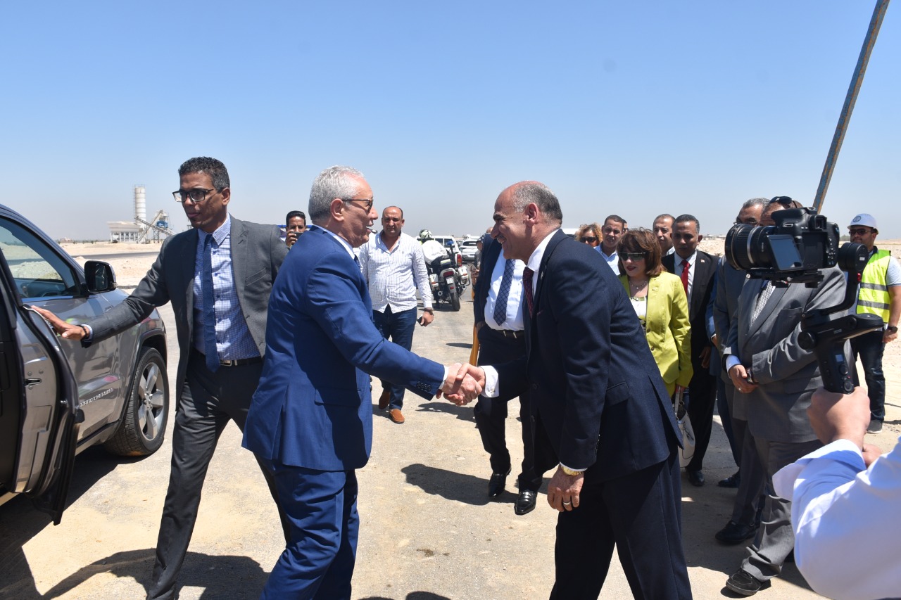 وضع حجر الأساس لإنشاء جامعة الأقصر والمستشفى الجامعي