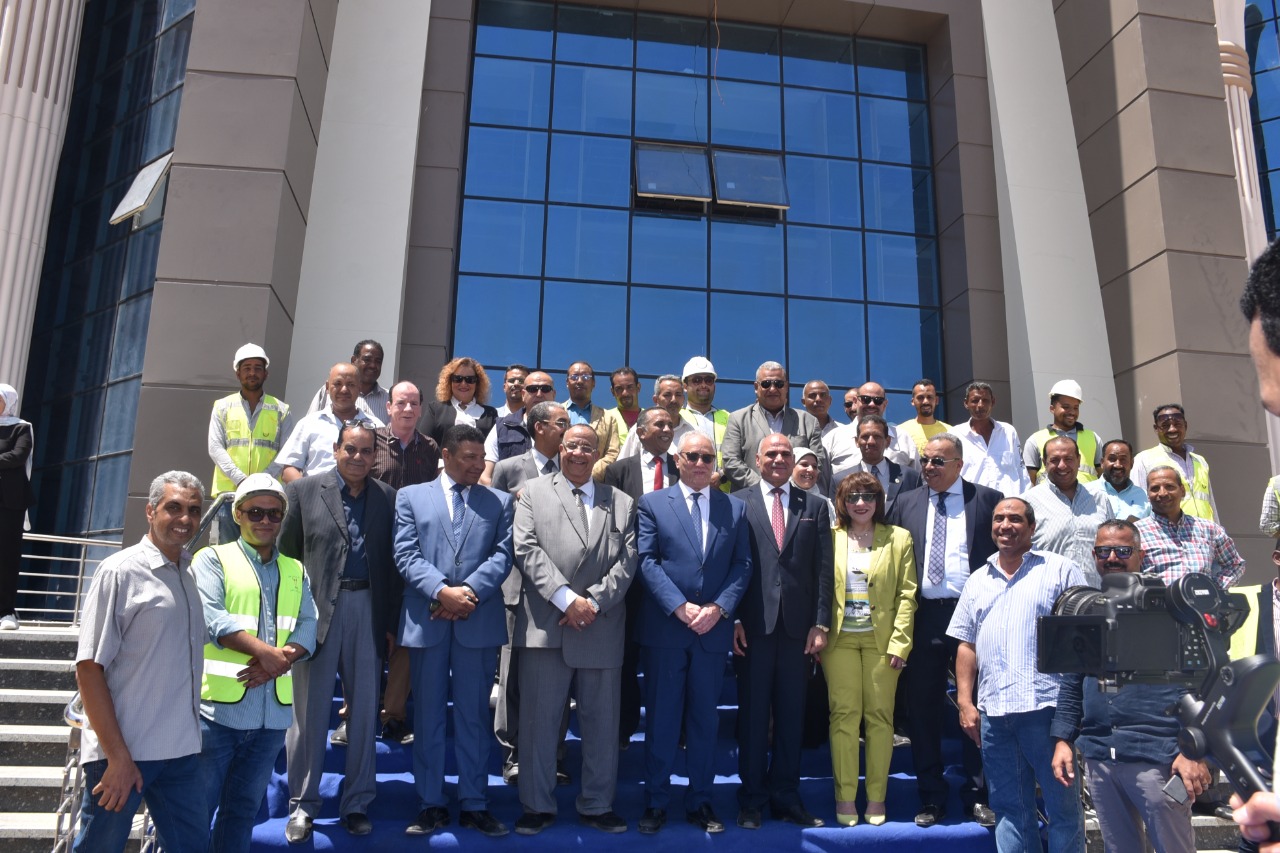 كليات جامعة الأقصر الجديدة 