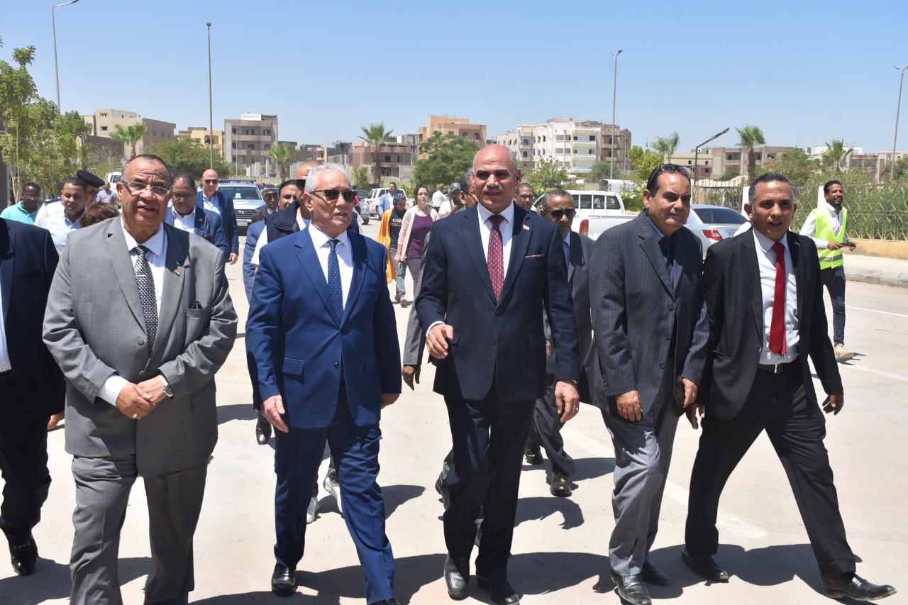 كليات جامعة الأقصر الجديدة 