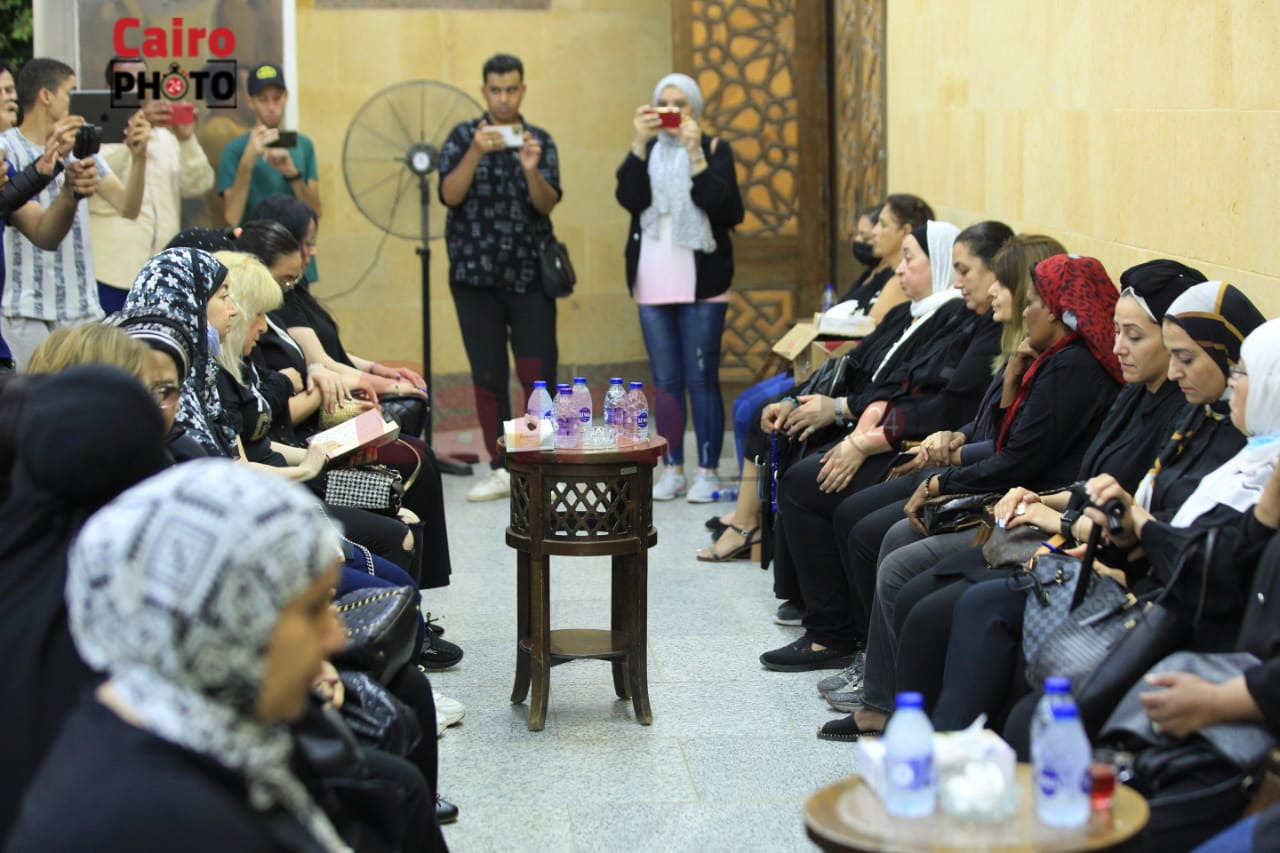 عزاء الفنانة رجاء حسين (7)