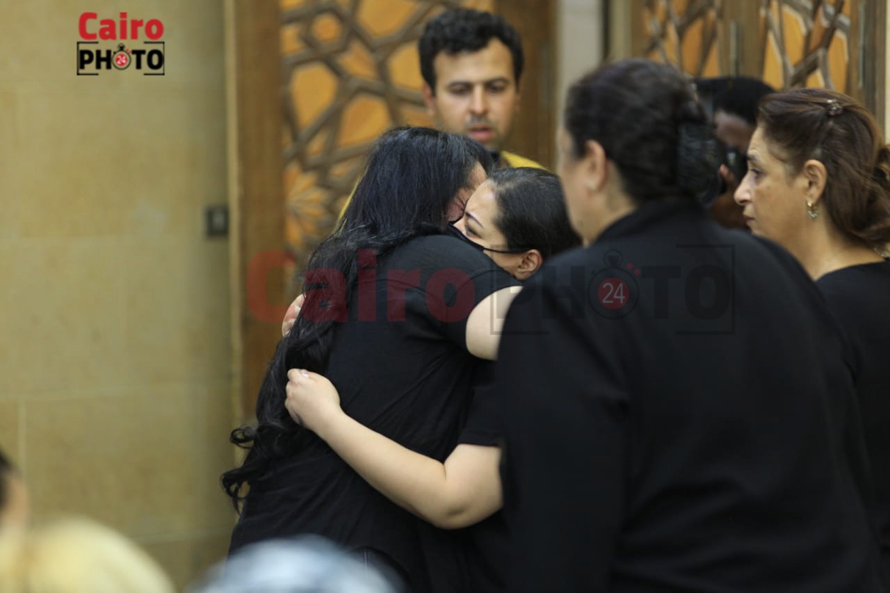 عزاء الفنانة رجاء حسين (15)