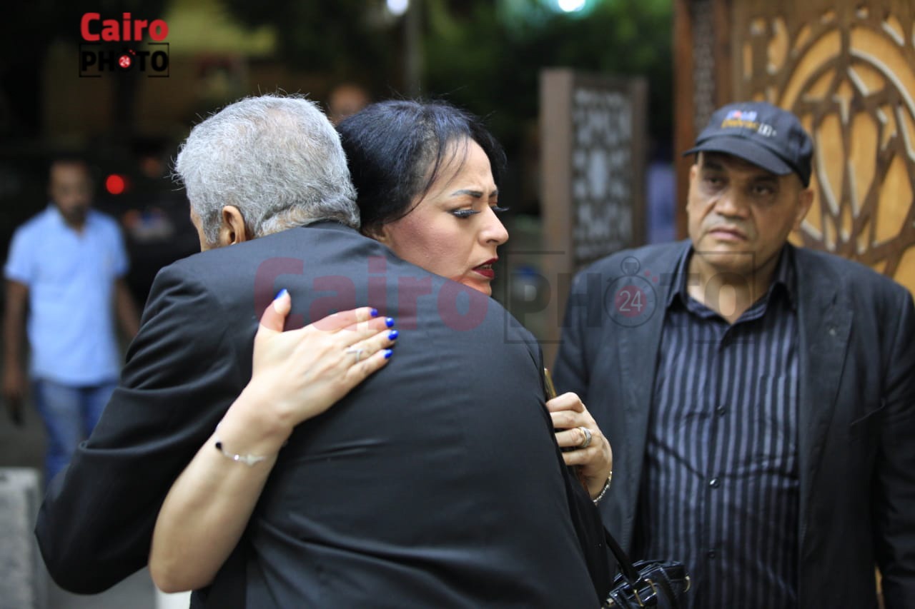 عزاء الفنانة رجاء حسين (16)