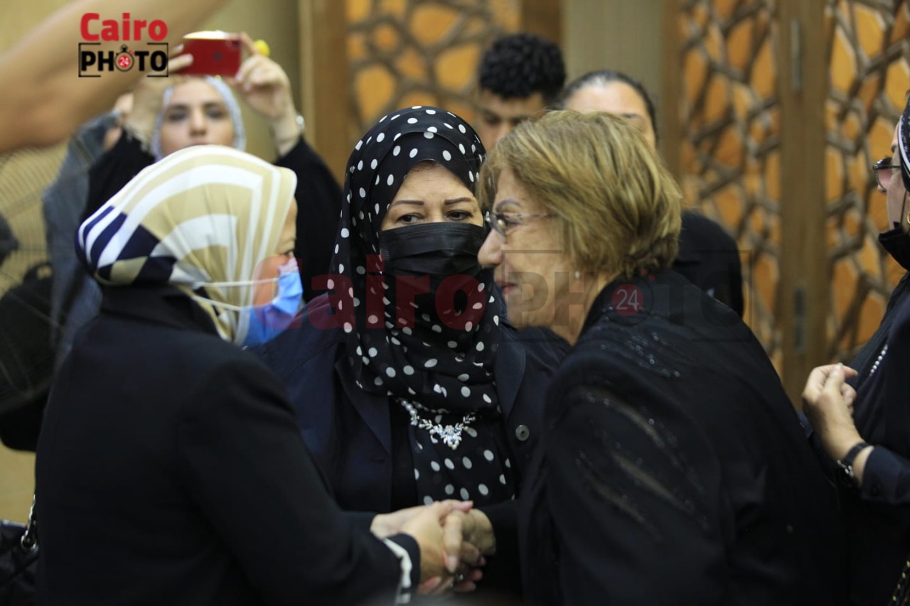 عزاء الفنانة رجاء حسين (30)