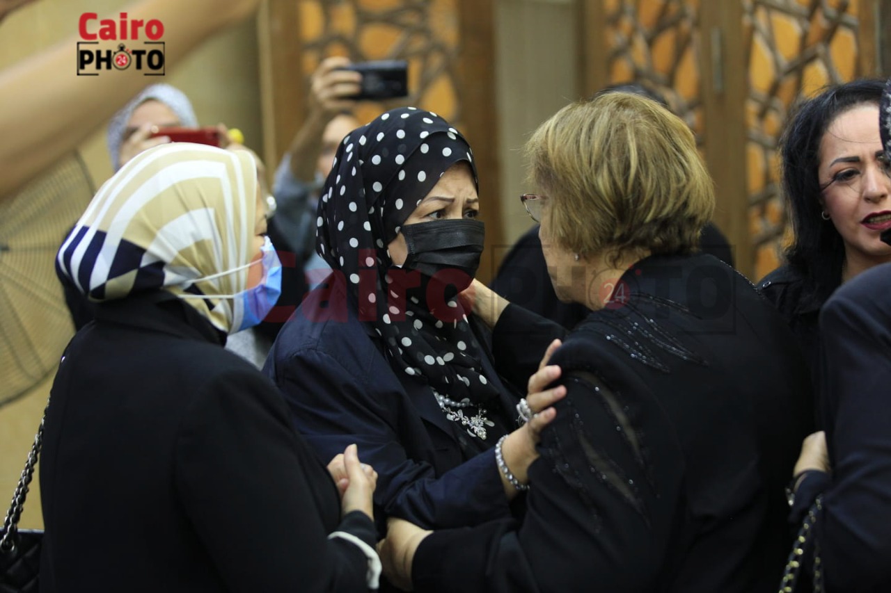 عزاء الفنانة رجاء حسين (33)