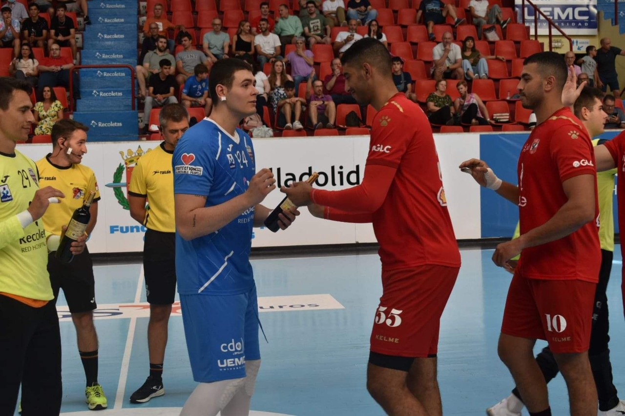 يد الأهلي (2)