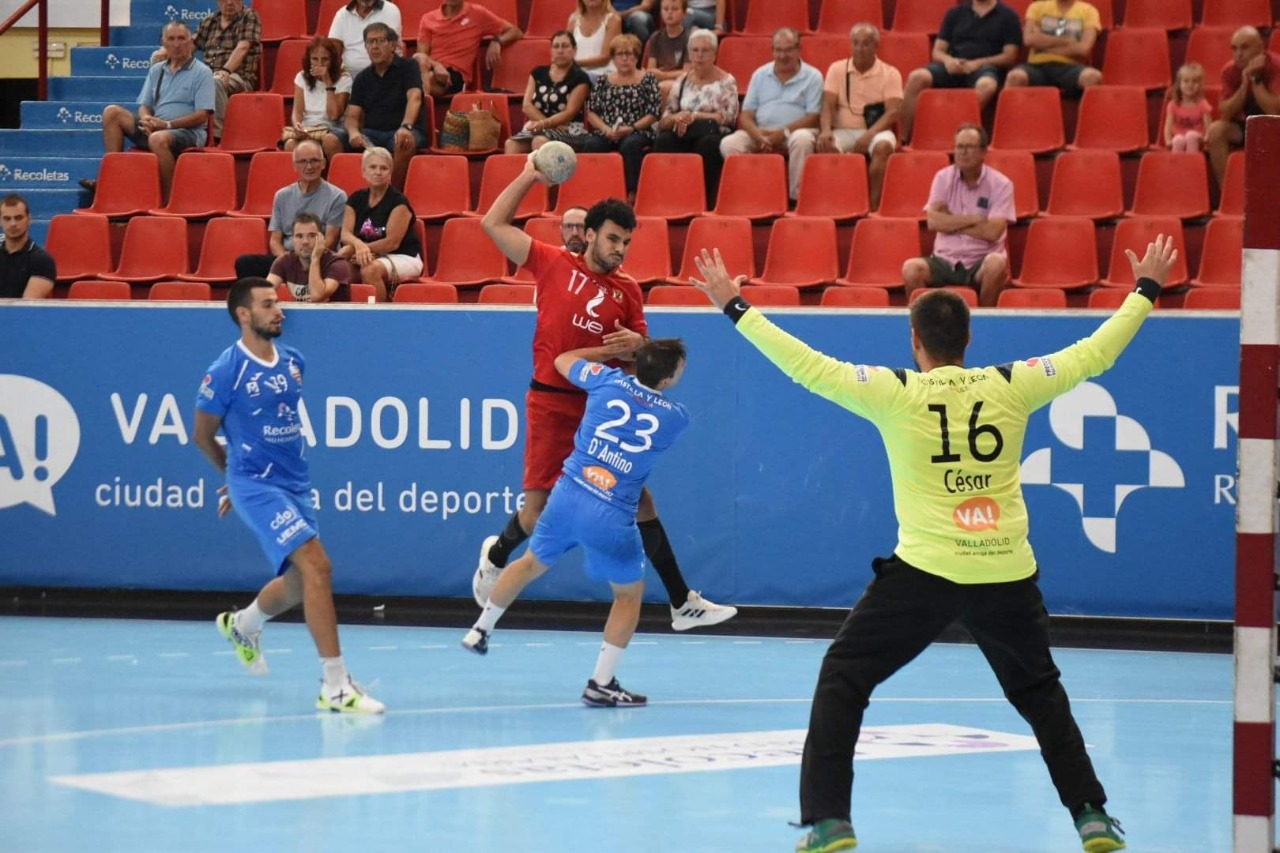 يد الأهلي (5)