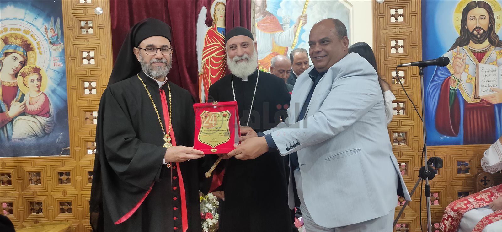 جانب من التكريمات 00