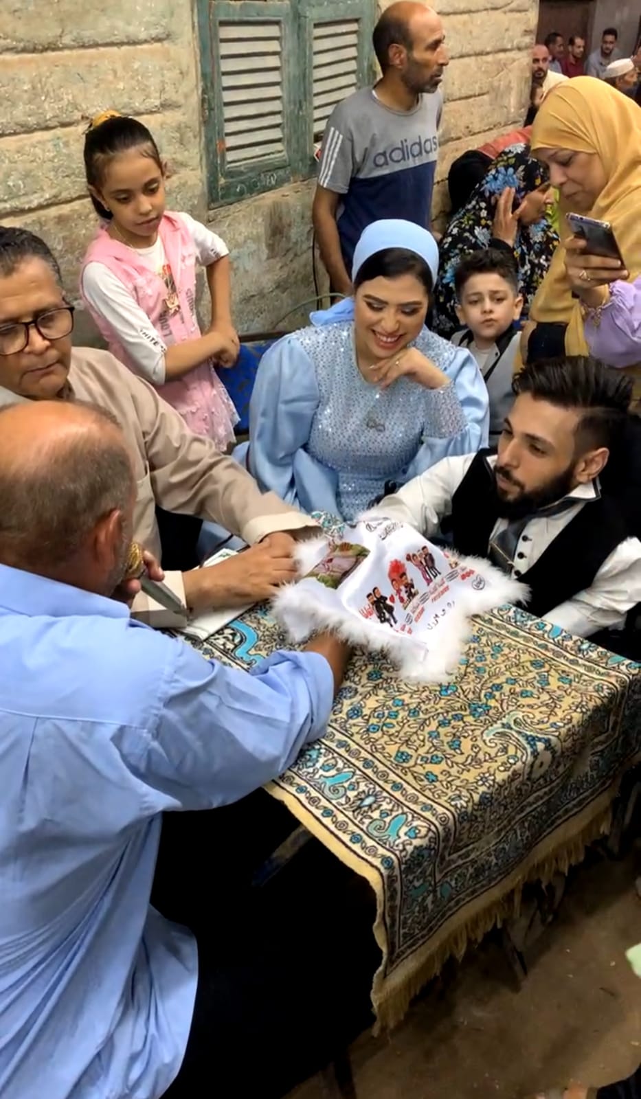 عقد قران العروسين