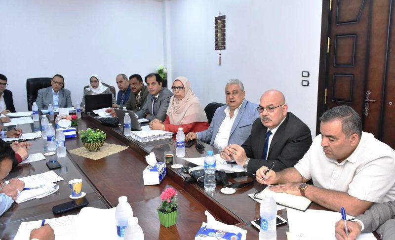 اجتماع محافظ الشرقية بـ مستثمري بلبيس 02