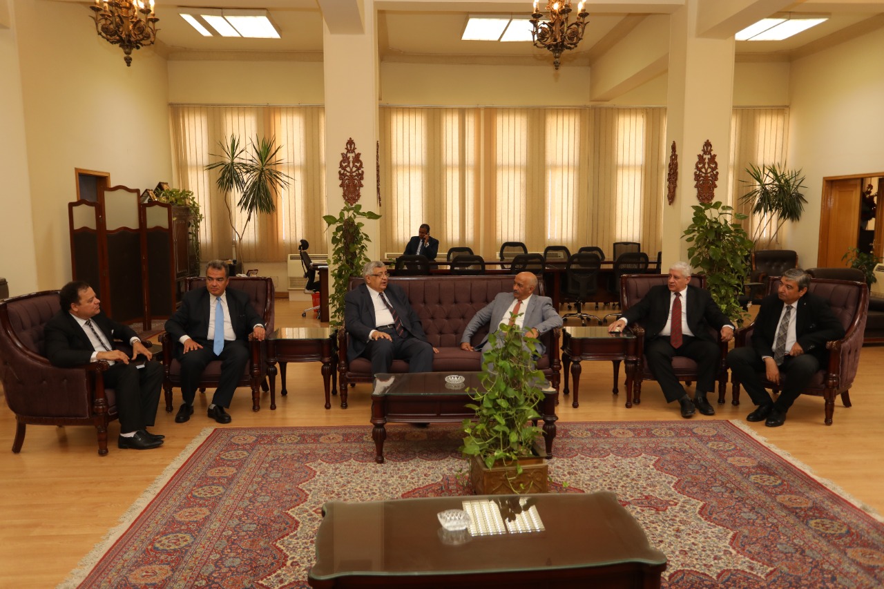 زيارة مستشار الرئيس لجامعة الزقازيق 01