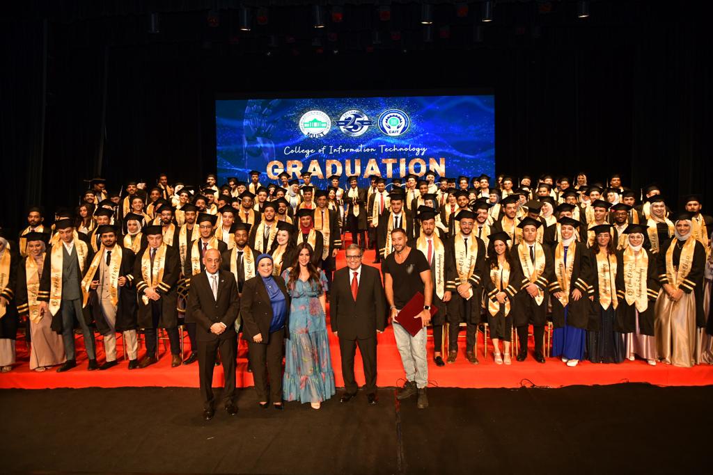     جامعة مصر للعلوم والتكنولوجيا تكرم الفنانة درة