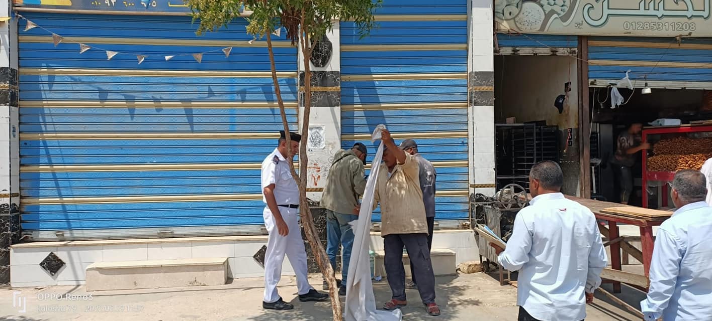 غلق وتشميع أنشطة تجارية مخالفة في العاشر من رمضان 08