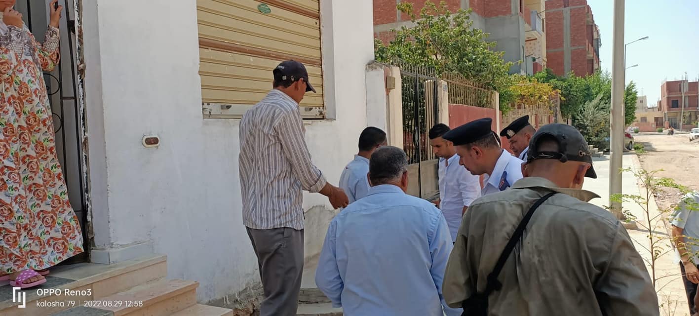 غلق وتشميع أنشطة تجارية مخالفة في العاشر من رمضان 010