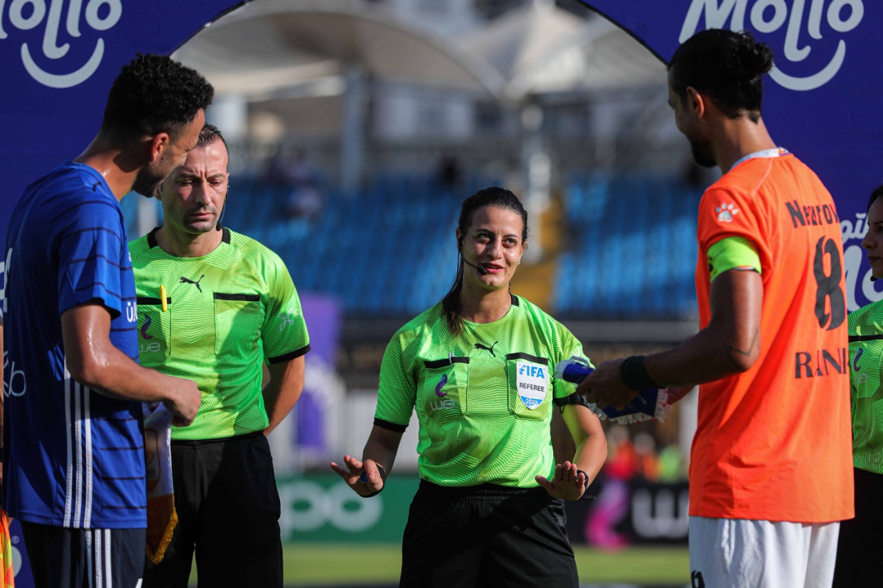 شاهندا مغربي - فاركو وسموحة (4)