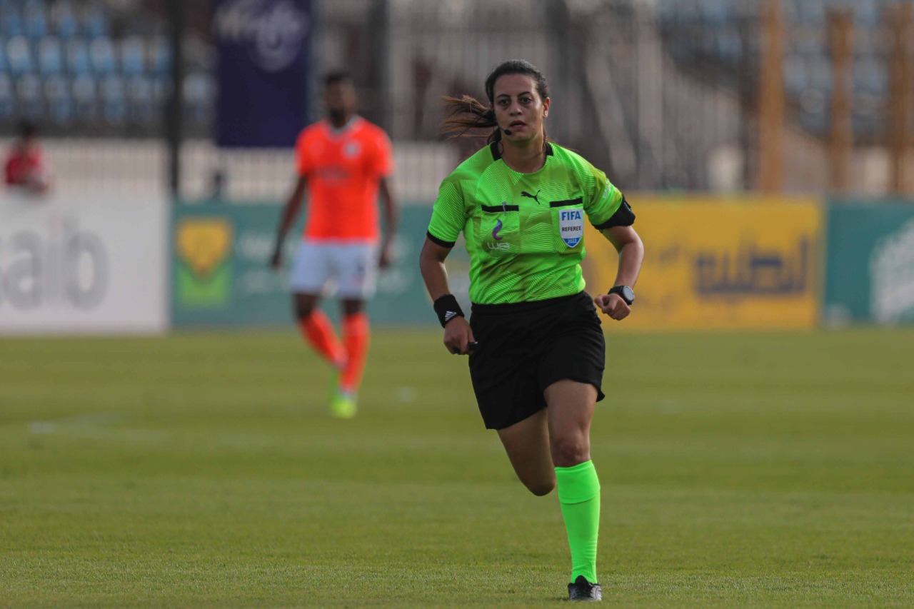 شاهندا مغربي - فاركو وسموحة (11)