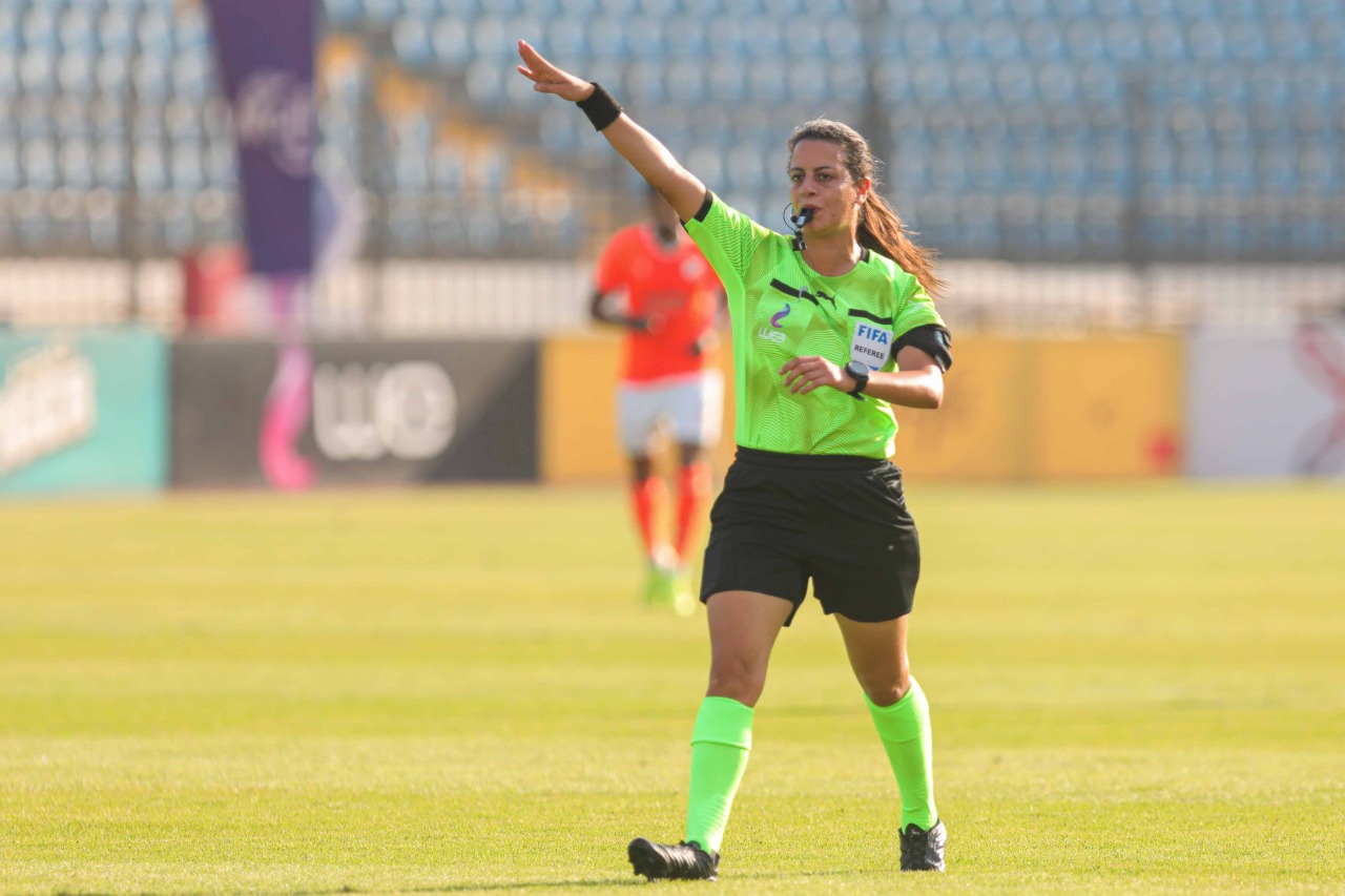 شاهندا مغربي - فاركو وسموحة (15)