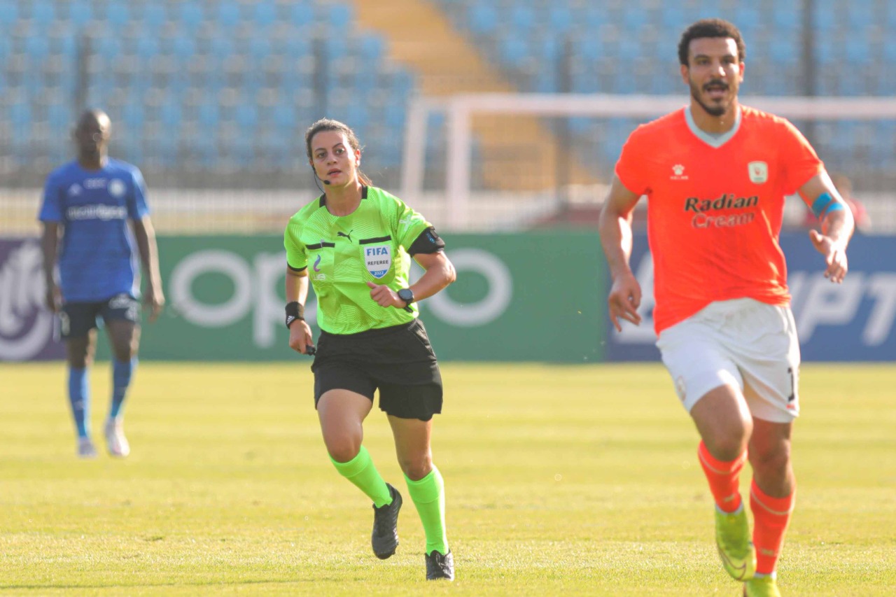 شاهندا مغربي - فاركو وسموحة (16)