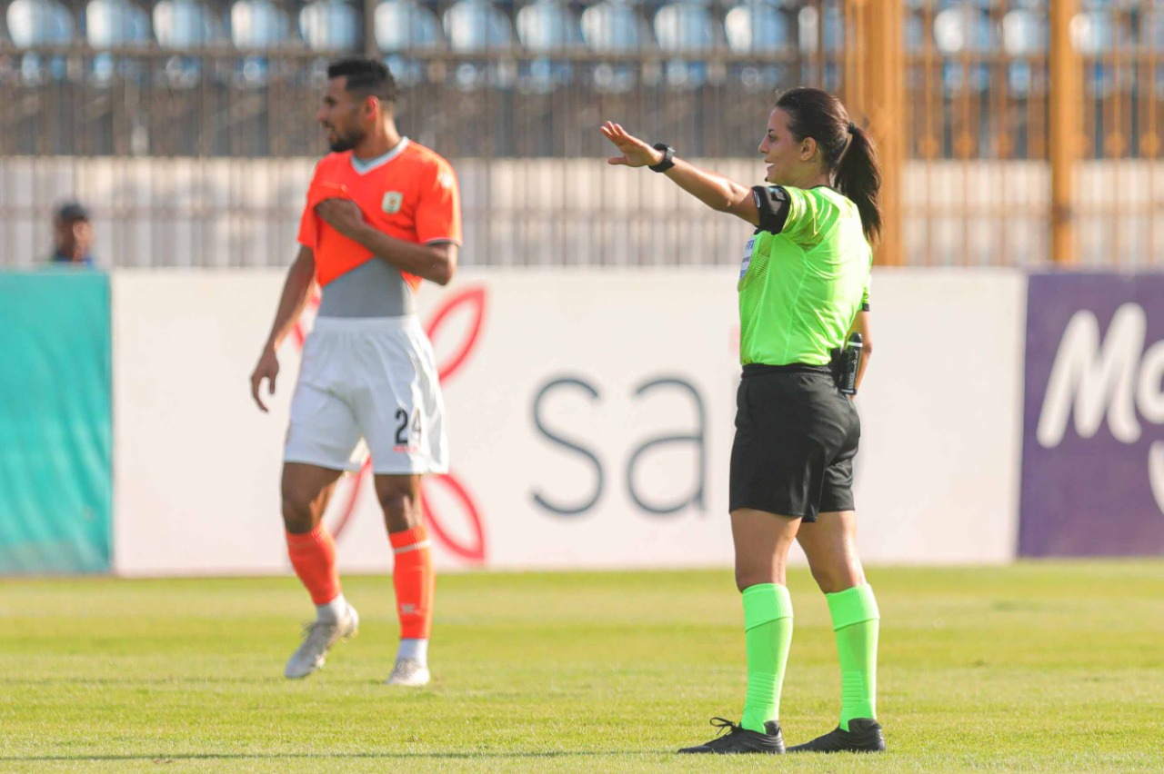 شاهندا مغربي - فاركو وسموحة (17)