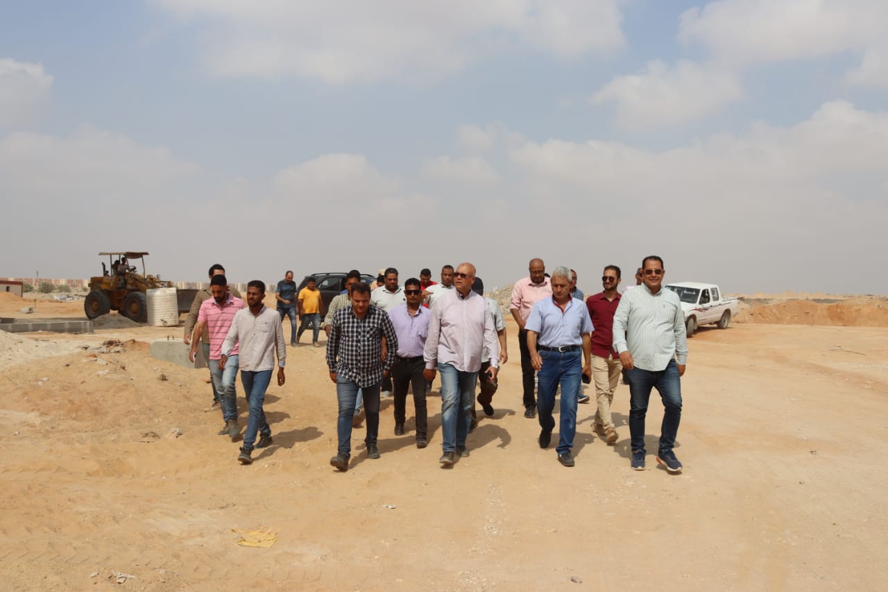 رئيس العاشر من رمضان يتفقد سكن كل المصريين 01