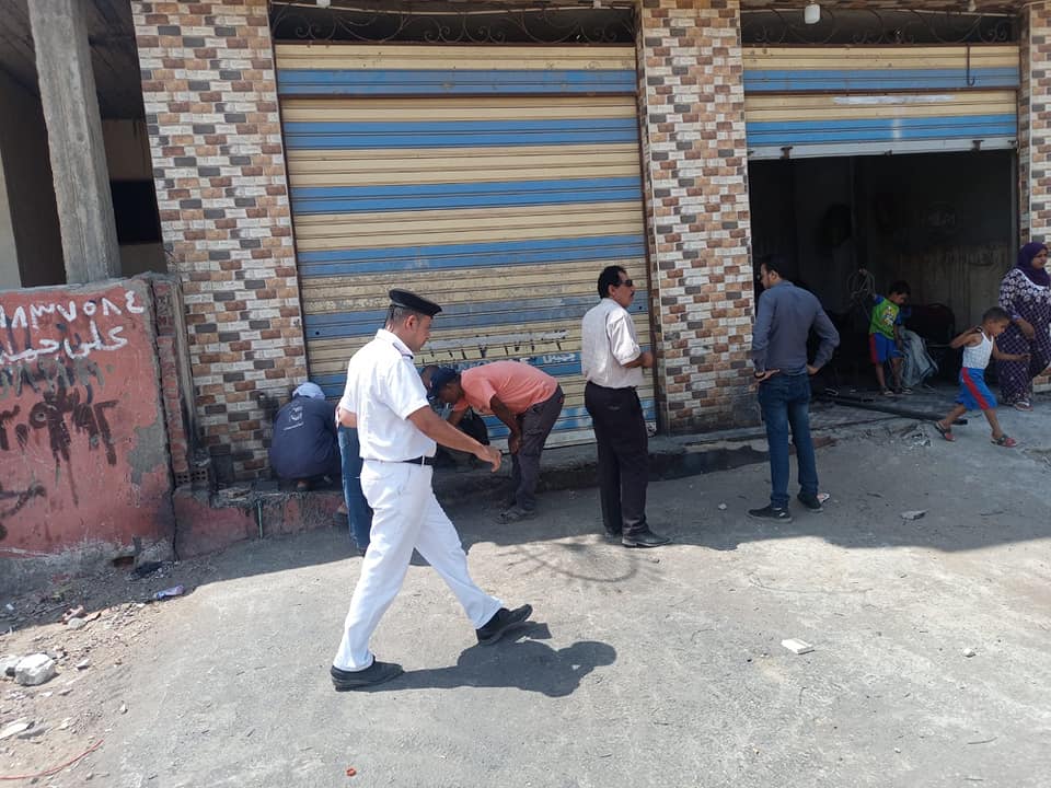 غلق أنشطة تجارية مخالفة بالعاشر من رمضان 03