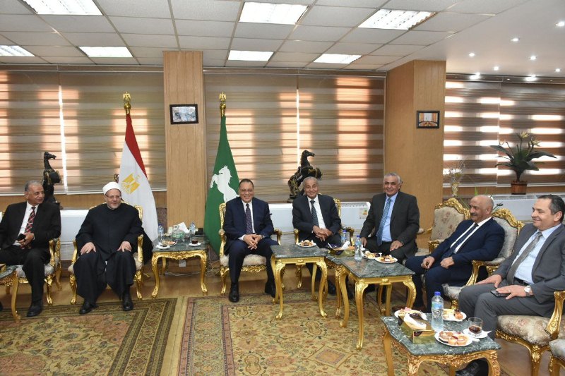 محافظ الشرقية يستقبل قيادات رفيعة المستوى 4