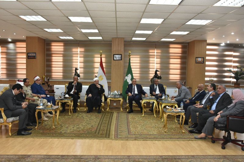 محافظ الشرقية يستقبل قيادات رفيعة المستوى 3