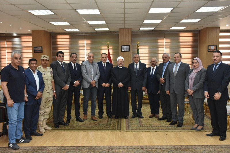 محافظ الشرقية يستقبل قيادات رفيعة المستوى 1