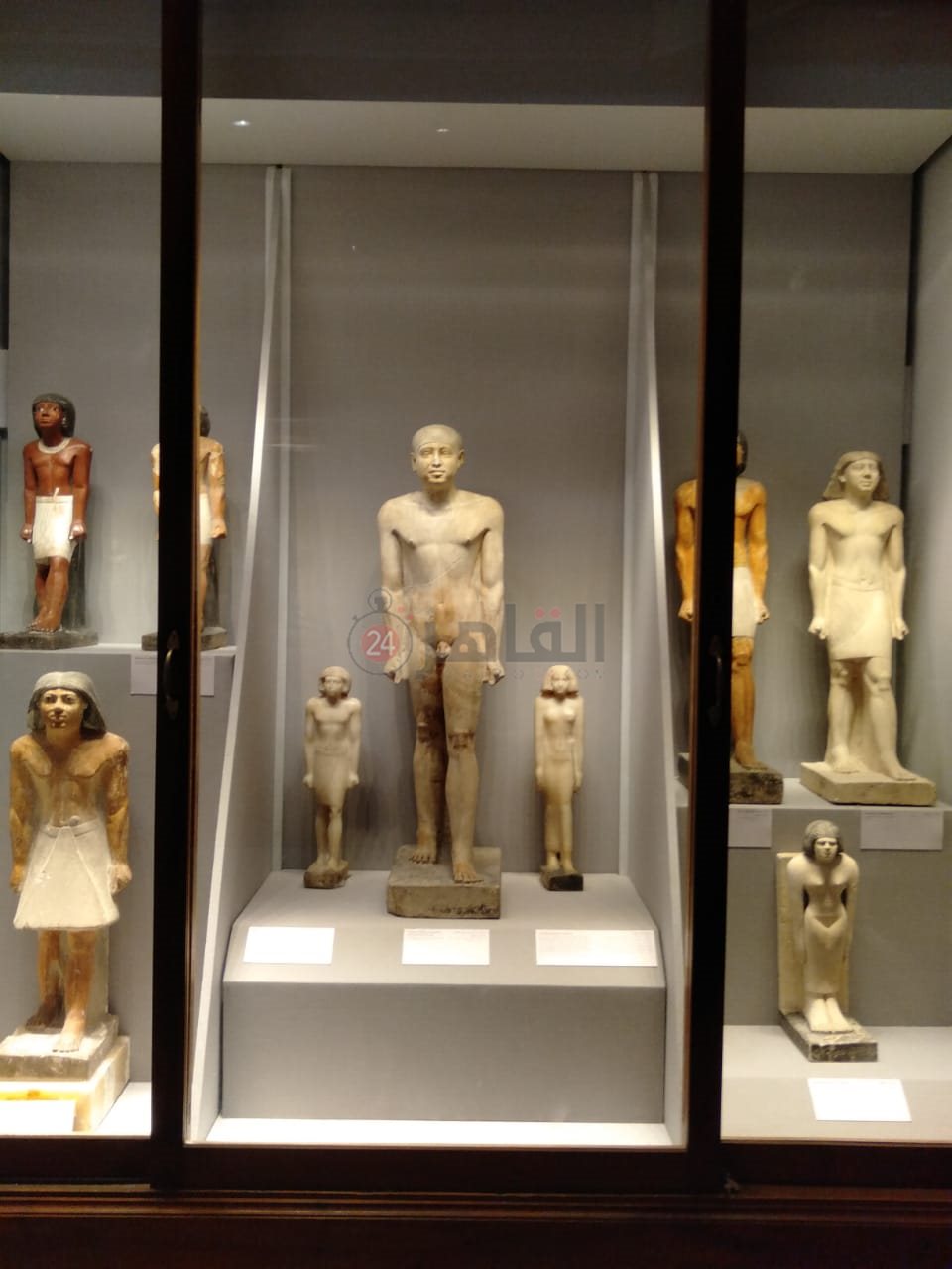 الانتهاء من تحديث إضاءة فتارين القطع الأثرية (2)