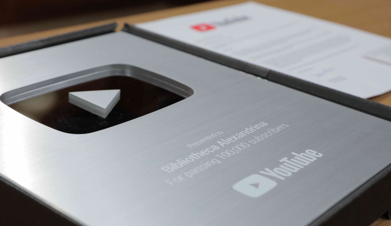 مكتبة الإسكندرية تتسلم الدرع الفضي لليوتيوب