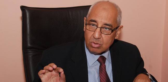 <strong>الدكتور علي عوف</strong>