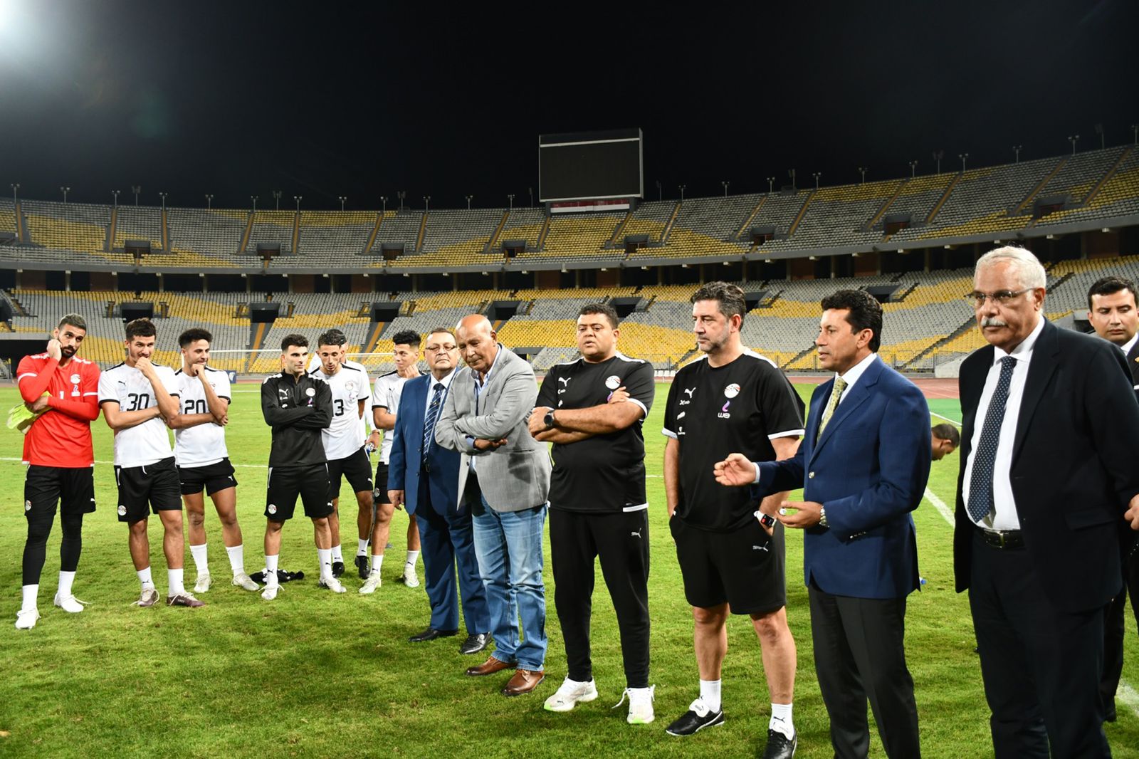 وزير الشباب والرياضة يزور منتخب مصر (12)
