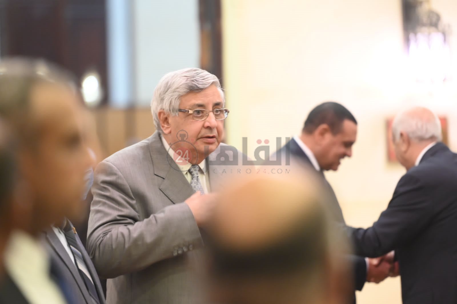 مستشار رئيس الجمهورية لشئون الصحة يؤدي واجب العزاء في زوجة طارق شوقي (4)