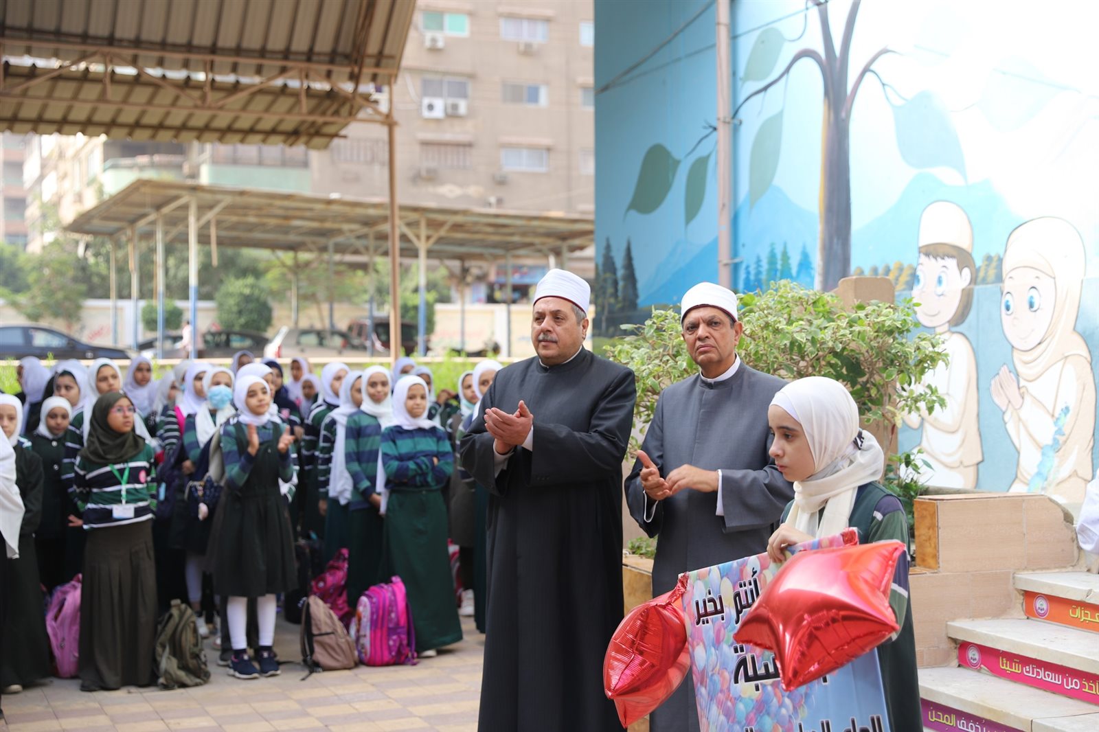     رئيس المعاهد الأزهرية ينفقد مجمع معاهد مدينة نصر 