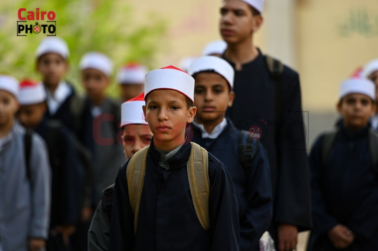 اللون الأحمر يزين معاهد الأزهر في ثاني أيام الدارسة