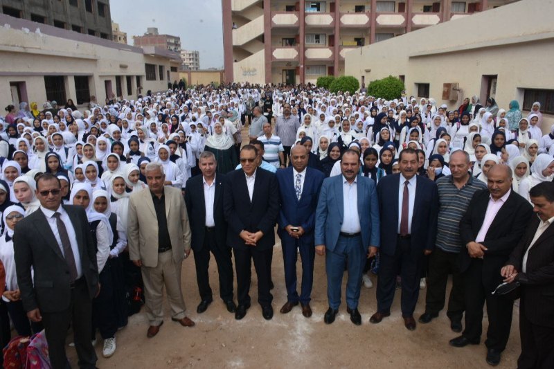 محافظ الشرقية يحضر طابور الصباح 01