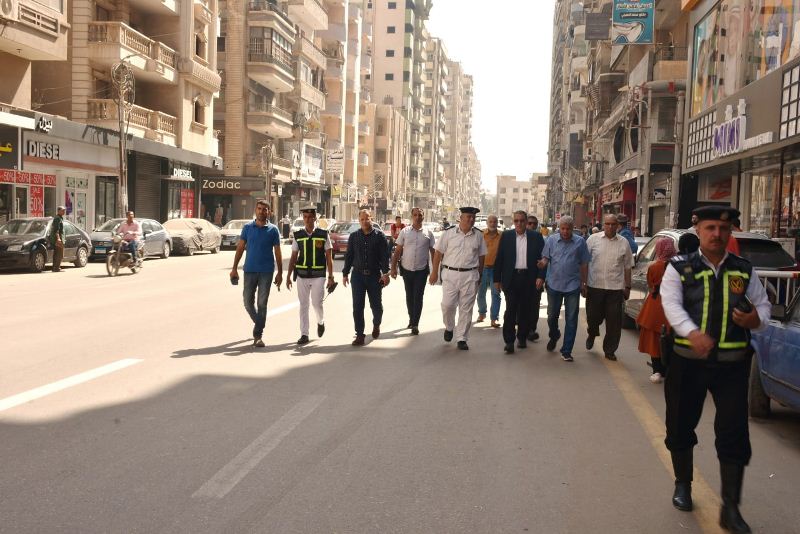 محافظ الشرقية خلال جولته في الزقازيق 02