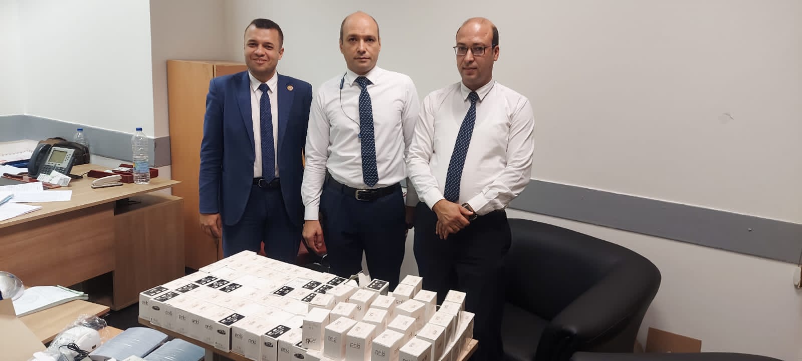 تهريب 336 عبوة من أجهزة ومستلزمات التجميل