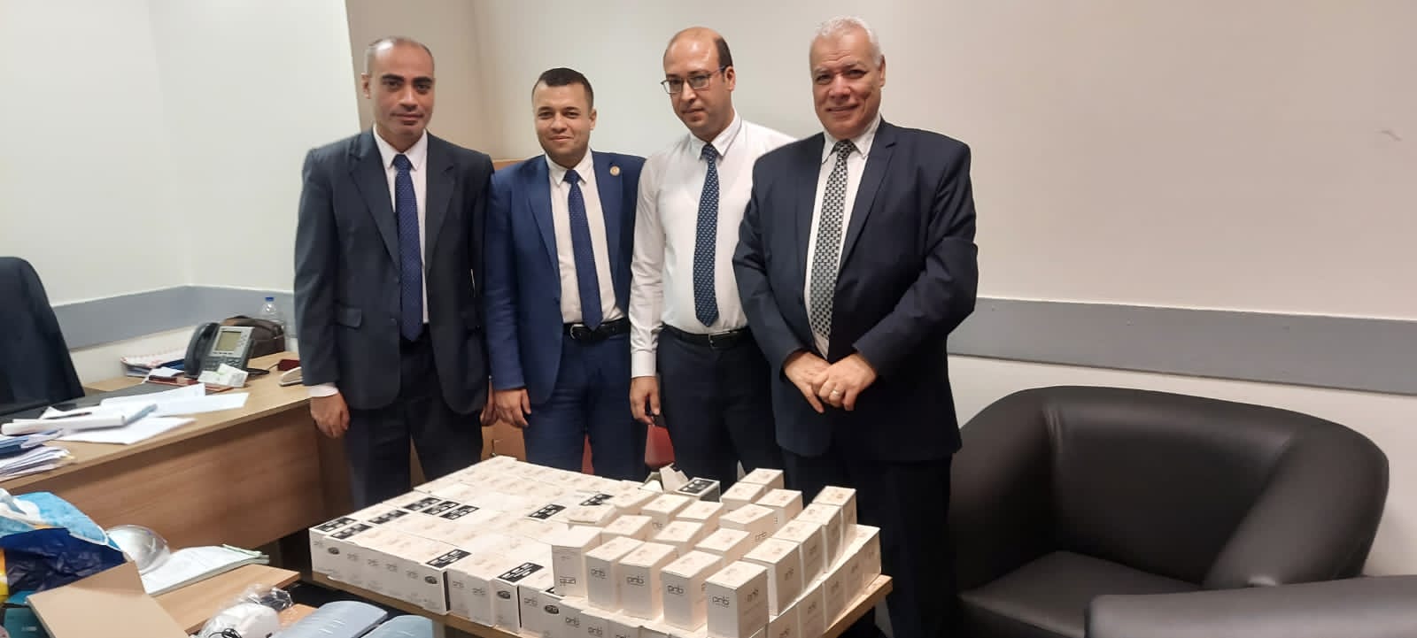 تهريب 336 عبوة من أجهزة ومستلزمات التجميل